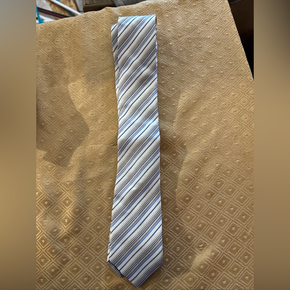 Geoffrey Beene tie